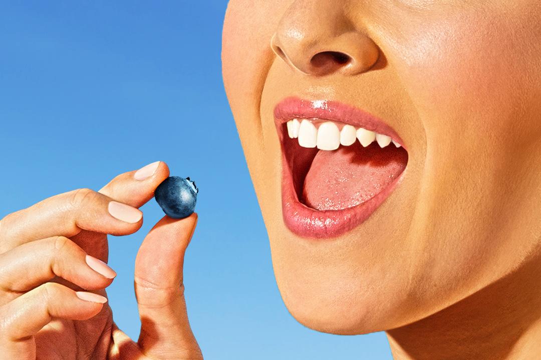 Did eating berries help improve discomfort for our colleague following oral surgery?